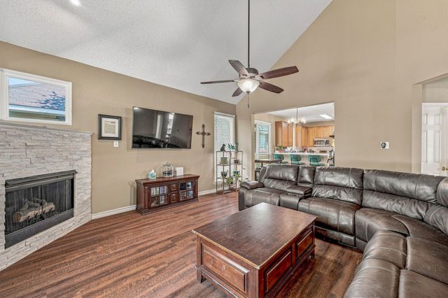 6913 Chaco Trail, Fort Worth, TX 76137