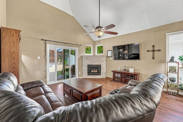 6913 Chaco Trail, Fort Worth, TX 76137