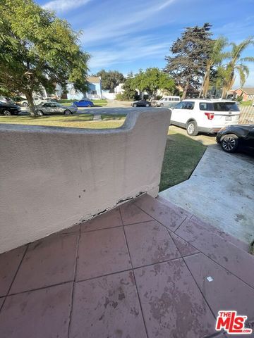 1942 W 76th Street, Los Angeles, CA 90047