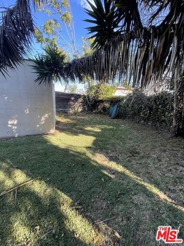 1942 W 76th Street, Los Angeles, CA 90047