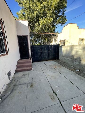 1942 W 76th Street, Los Angeles, CA 90047