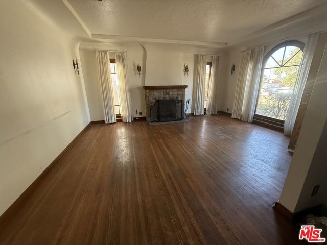 1942 W 76th Street, Los Angeles, CA 90047