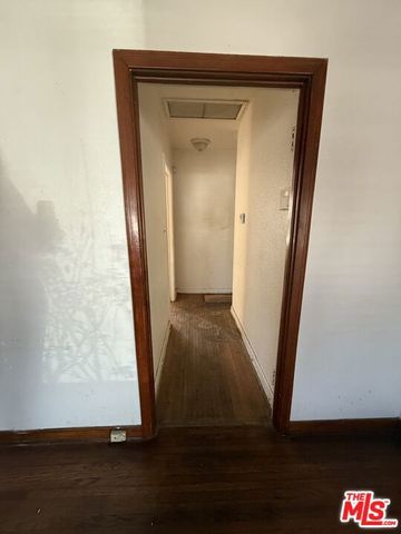 1942 W 76th Street, Los Angeles, CA 90047