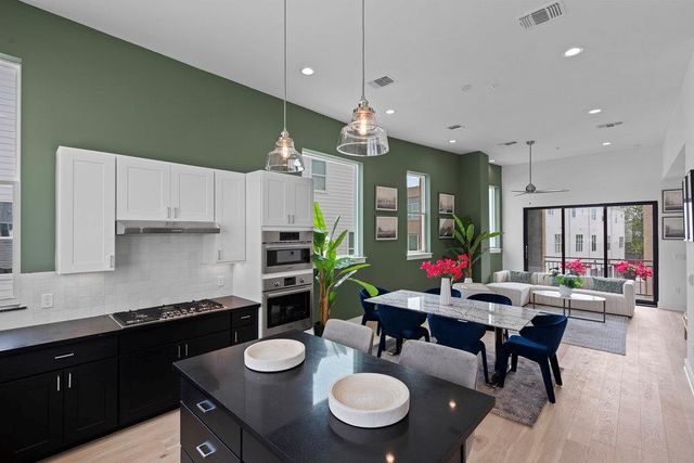 2805 McCurdy ST 10, Austin, TX 78723