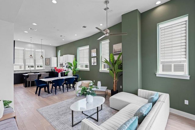 2805 McCurdy ST 10, Austin, TX 78723