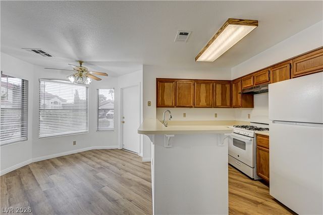 6537 Old Oxford Avenue, Las Vegas, NV 89108