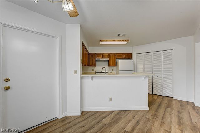 6537 Old Oxford Avenue, Las Vegas, NV 89108