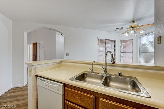 6537 Old Oxford Avenue, Las Vegas, NV 89108
