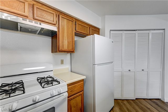 6537 Old Oxford Avenue, Las Vegas, NV 89108