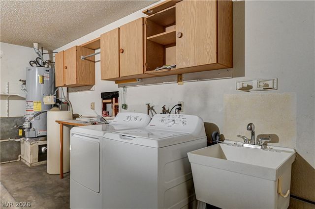 6537 Old Oxford Avenue, Las Vegas, NV 89108