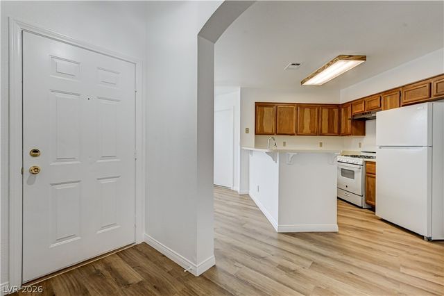 6537 Old Oxford Avenue, Las Vegas, NV 89108