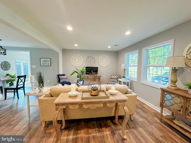 10232 HUDSON LN, King George, VA 22485