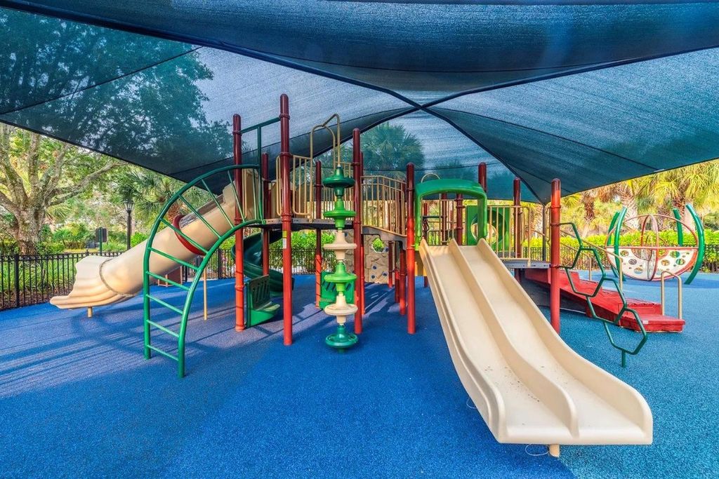 Image 67 of property listing at 7683 Old Thyme Court 8C, Parkland, FL 33076