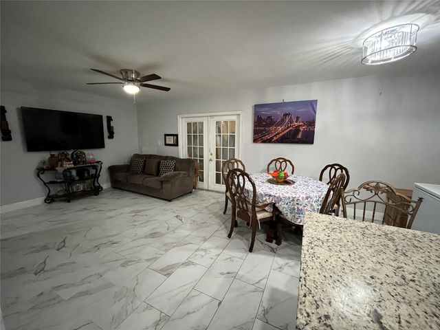 16 Spinning Wheel Lane 16, Tamarac, FL 33319