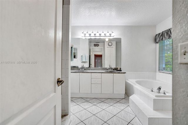 14808 N 69th St N, Loxahatchee, FL 33470