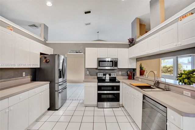 14808 N 69th St N, Loxahatchee, FL 33470