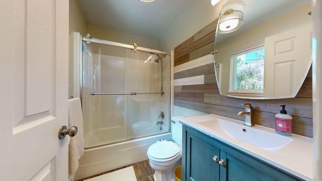 225 Valley Drive, Ypsilanti Twp, MI 48197