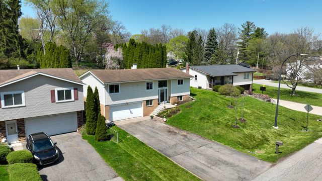 225 Valley Drive, Ypsilanti Twp, MI 48197