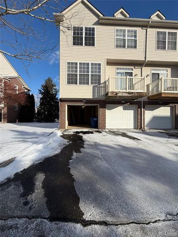 575 Summerfield Drive, Westland, MI 48185