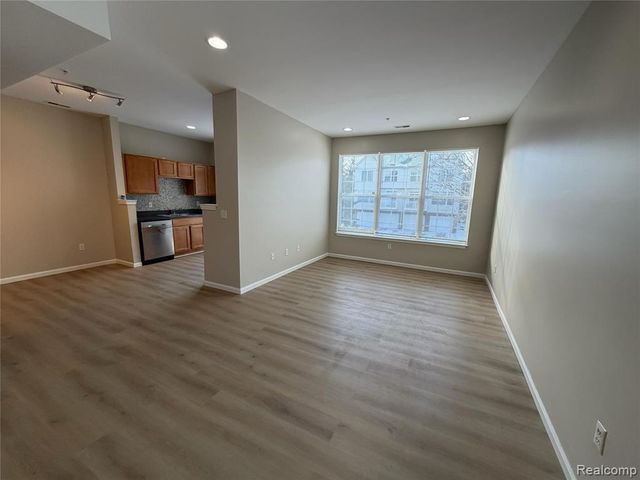 575 Summerfield Drive, Westland, MI 48185