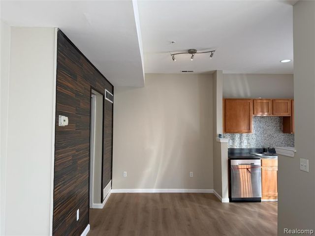 575 Summerfield Drive, Westland, MI 48185