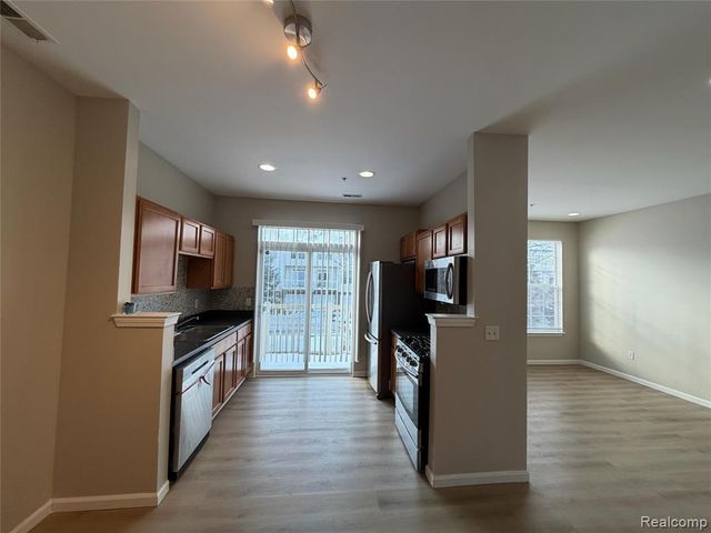 575 Summerfield Drive, Westland, MI 48185