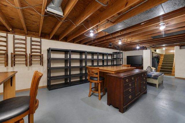 1001 W 39th Avenue, Hobart, IN 46342