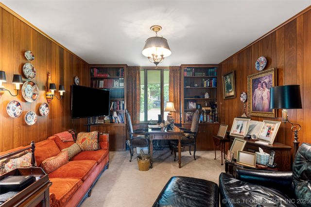 4722 S Yorktown Place, Tulsa, OK 74105