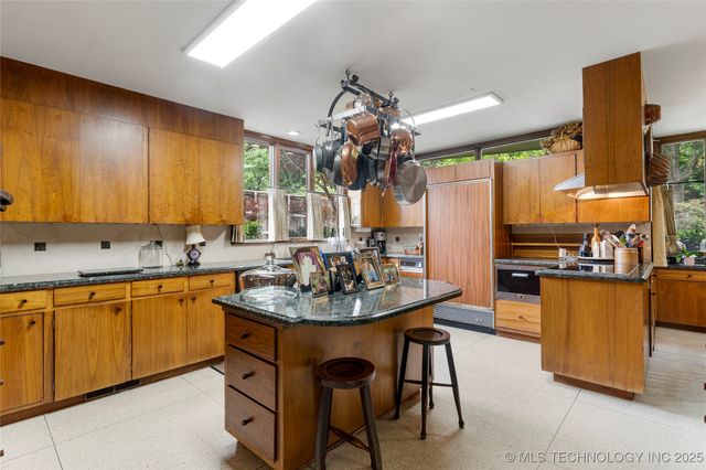 4722 S Yorktown Place, Tulsa, OK 74105