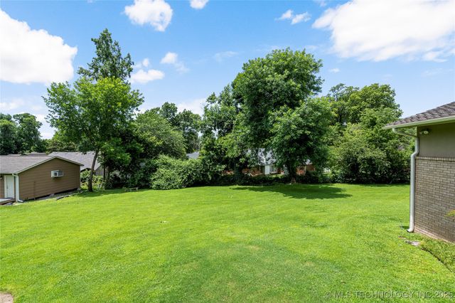 4722 S Yorktown Place, Tulsa, OK 74105