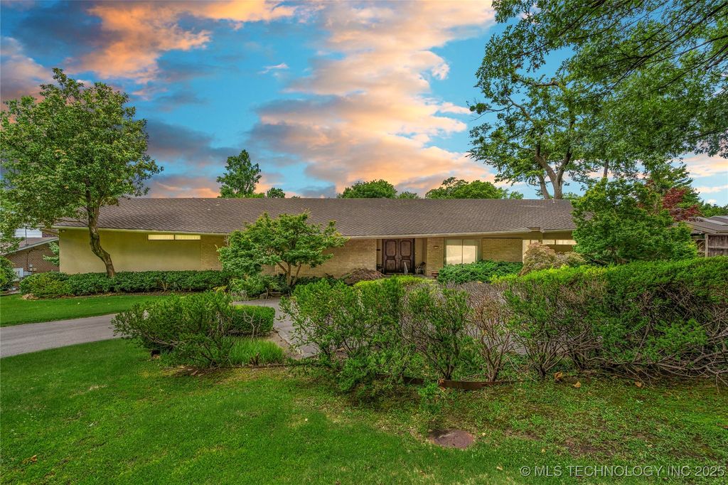 4722 S Yorktown Place, Tulsa, OK 74105