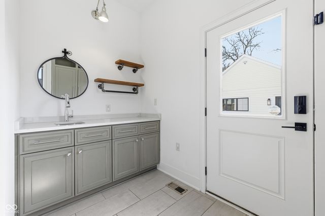 2301 Nowland Avenue, Indianapolis, IN 46201