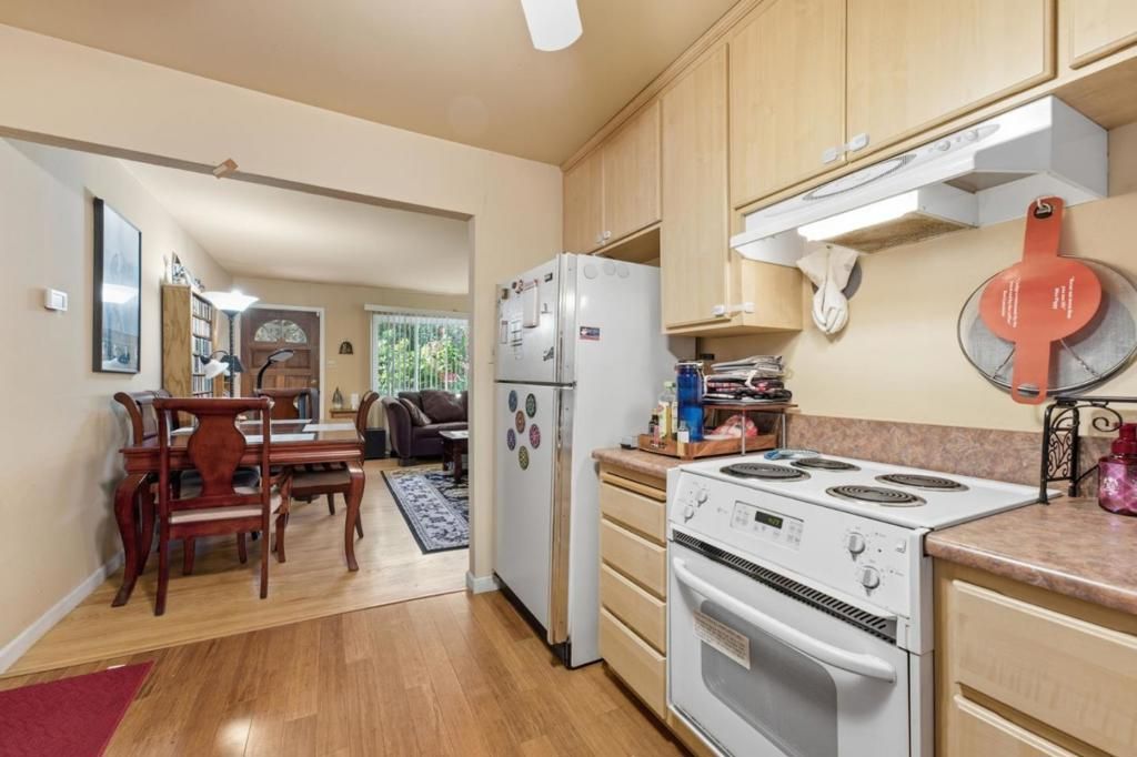 Image 10 of property listing at 819 Hudson Street, Redwood City, CA 94061