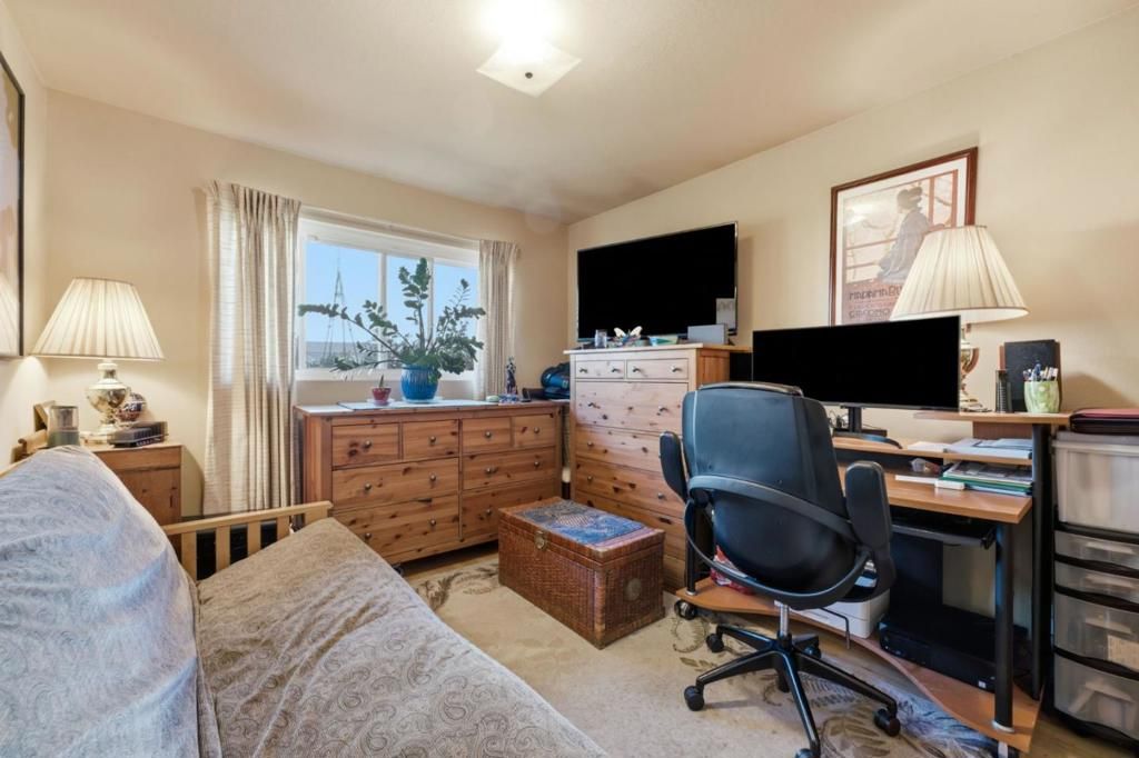Image 13 of property listing at 819 Hudson Street, Redwood City, CA 94061