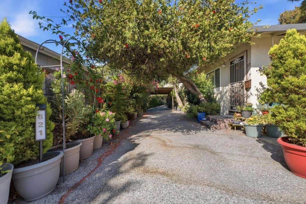 Image 17 of property listing at 819 Hudson Street, Redwood City, CA 94061