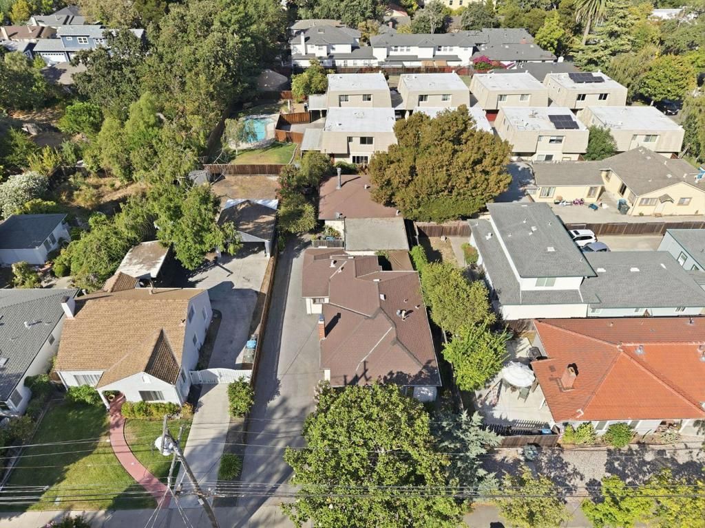 Image 21 of property listing at 819 Hudson Street, Redwood City, CA 94061