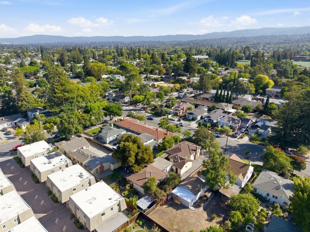 Image 23 of property listing at 819 Hudson Street, Redwood City, CA 94061
