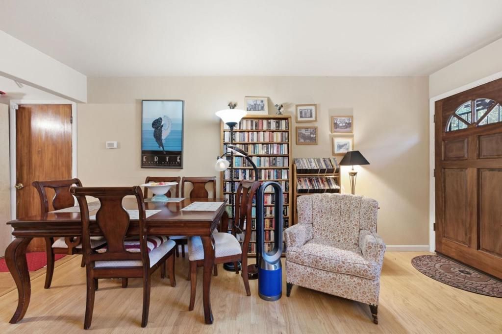 Image 8 of property listing at 819 Hudson Street, Redwood City, CA 94061