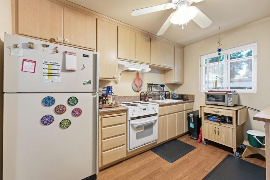 Image 9 of property listing at 819 Hudson Street, Redwood City, CA 94061