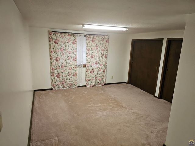 10819 T2 Lane, Hoyt, KS 66440