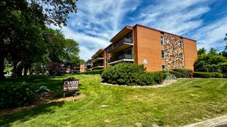 940 Holbrook Road 32C, Homewood, IL 60430