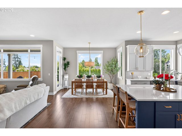 2819 N ESTATE St, Newberg, OR 97132