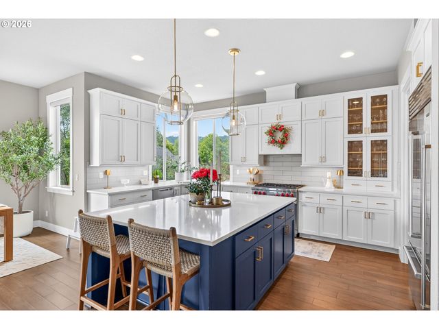 2819 N ESTATE St, Newberg, OR 97132