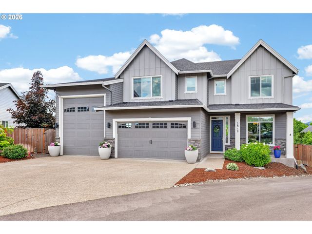 2819 N ESTATE St, Newberg, OR 97132