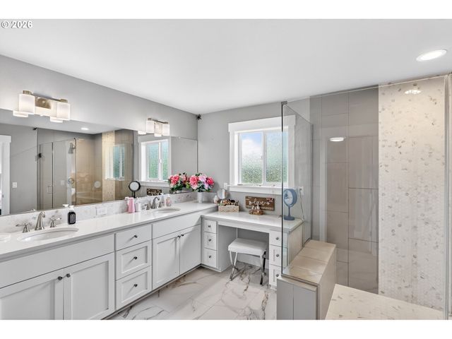 2819 N ESTATE St, Newberg, OR 97132