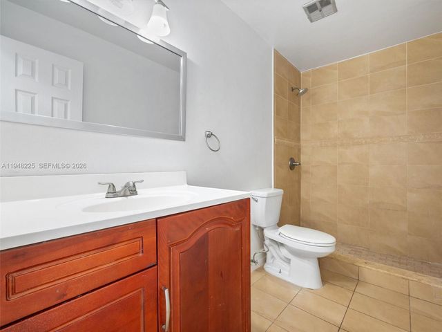 13841 SW 17th Ter, Miami, FL 33175