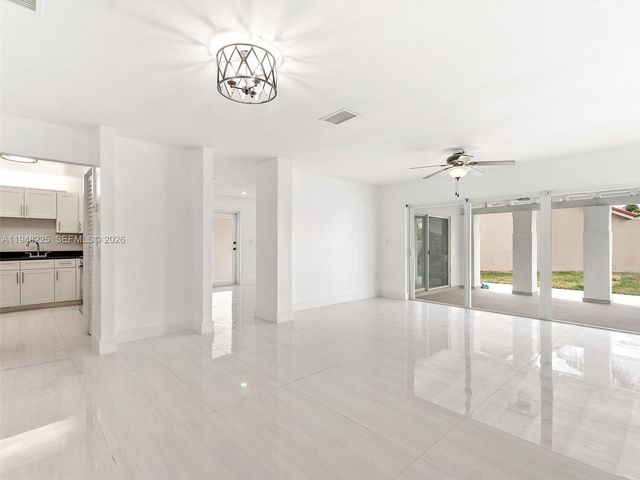 13841 SW 17th Ter, Miami, FL 33175