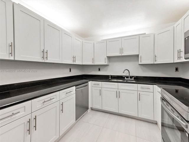 13841 SW 17th Ter, Miami, FL 33175