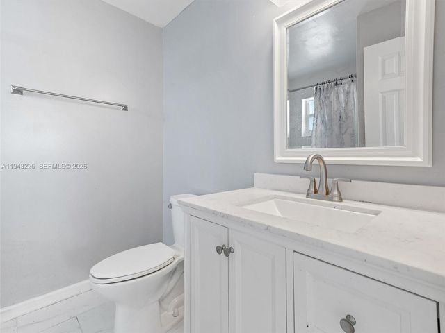 13841 SW 17th Ter, Miami, FL 33175