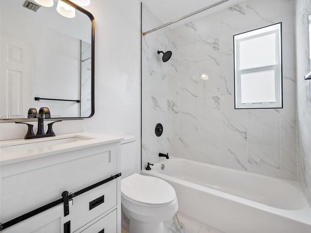 13841 SW 17th Ter, Miami, FL 33175